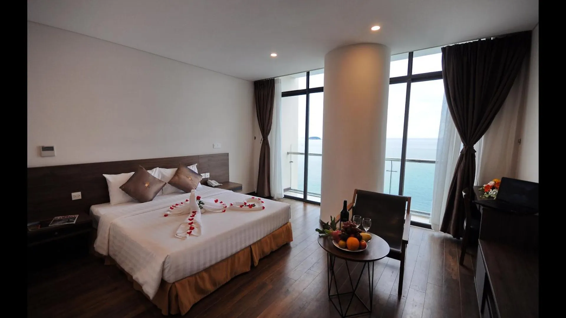 Lenid Ocean View Hotel location