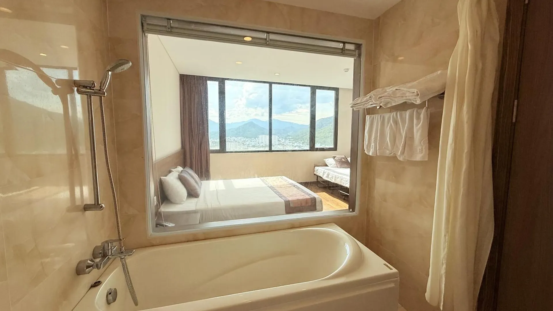 Lenid Ocean View Hotel Nha Trang